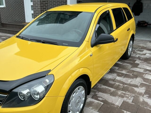 Желтый Опель Астра, объемом двигателя 1.7 л и пробегом 316 тыс. км за 4099 $, фото 2 на Automoto.ua