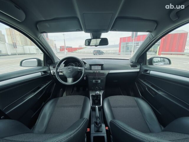 Серый Опель Астра, объемом двигателя 1.8 л и пробегом 231 тыс. км за 5400 $, фото 15 на Automoto.ua