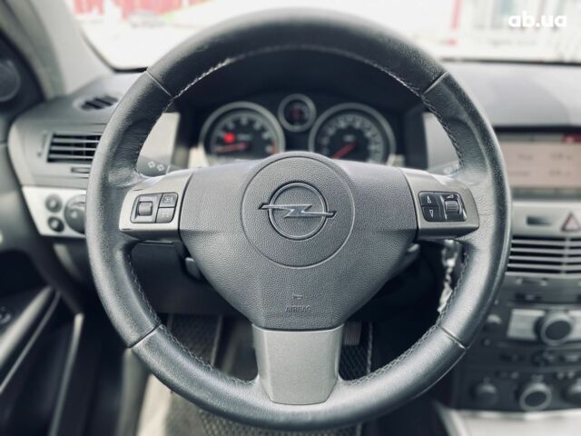 Серый Опель Астра, объемом двигателя 1.8 л и пробегом 231 тыс. км за 5400 $, фото 17 на Automoto.ua