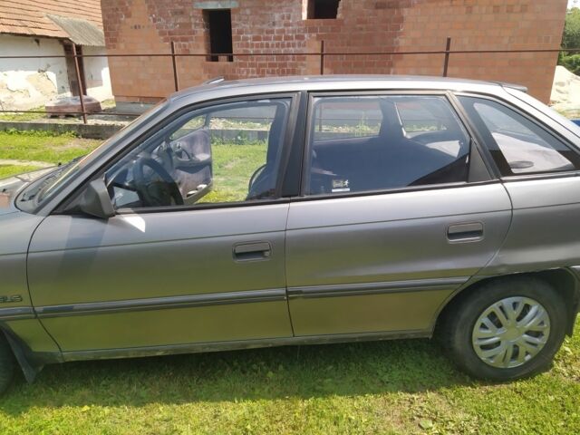 Сірий Опель Астра, об'ємом двигуна 1.6 л та пробігом 281 тис. км за 1100 $, фото 10 на Automoto.ua