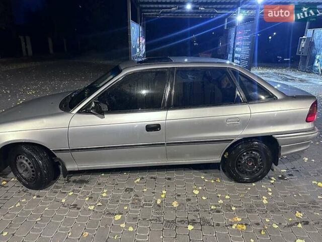 Серый Опель Астра, объемом двигателя 1.4 л и пробегом 274 тыс. км за 2500 $, фото 2 на Automoto.ua