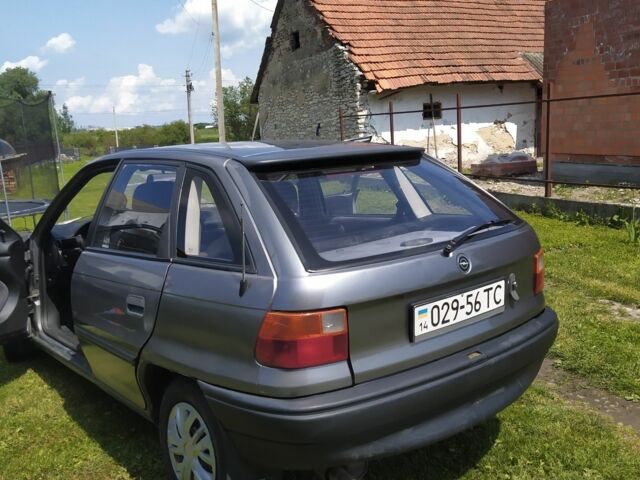 Сірий Опель Астра, об'ємом двигуна 1.6 л та пробігом 281 тис. км за 1100 $, фото 12 на Automoto.ua
