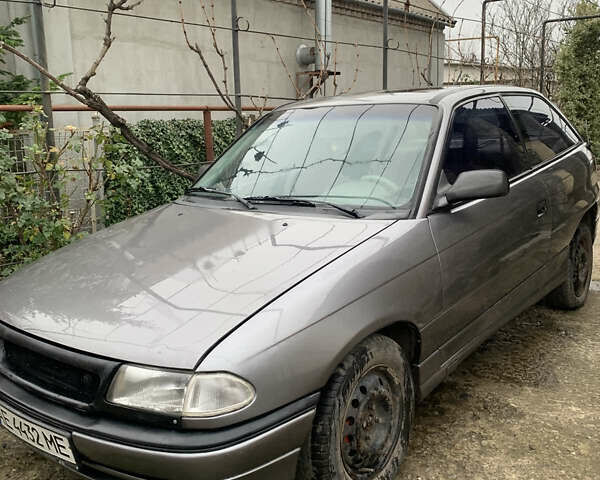Сірий Опель Астра, об'ємом двигуна 1.6 л та пробігом 300 тис. км за 1900 $, фото 5 на Automoto.ua