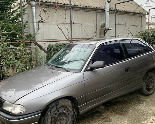 Сірий Опель Астра, об'ємом двигуна 1.6 л та пробігом 300 тис. км за 1900 $, фото 3 на Automoto.ua