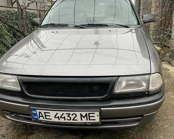 Сірий Опель Астра, об'ємом двигуна 1.6 л та пробігом 300 тис. км за 1900 $, фото 7 на Automoto.ua