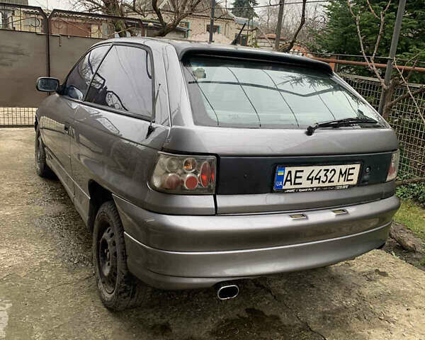 Сірий Опель Астра, об'ємом двигуна 1.6 л та пробігом 300 тис. км за 1900 $, фото 8 на Automoto.ua