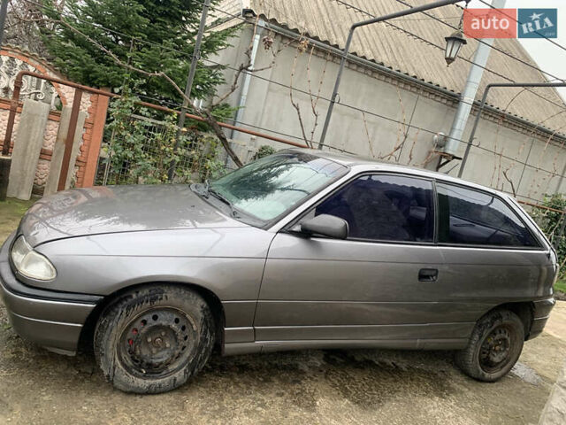 Сірий Опель Астра, об'ємом двигуна 1.6 л та пробігом 300 тис. км за 1900 $, фото 6 на Automoto.ua
