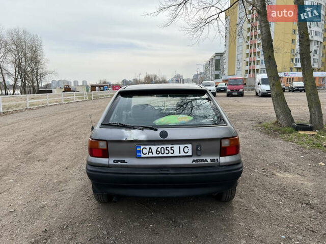 Сірий Опель Астра, об'ємом двигуна 1.4 л та пробігом 300 тис. км за 1300 $, фото 3 на Automoto.ua