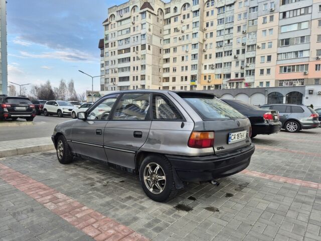 Серый Опель Астра, объемом двигателя 1.4 л и пробегом 280 тыс. км за 1150 $, фото 9 на Automoto.ua