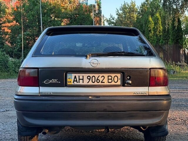 Сірий Опель Астра, об'ємом двигуна 1.4 л та пробігом 270 тис. км за 1400 $, фото 5 на Automoto.ua