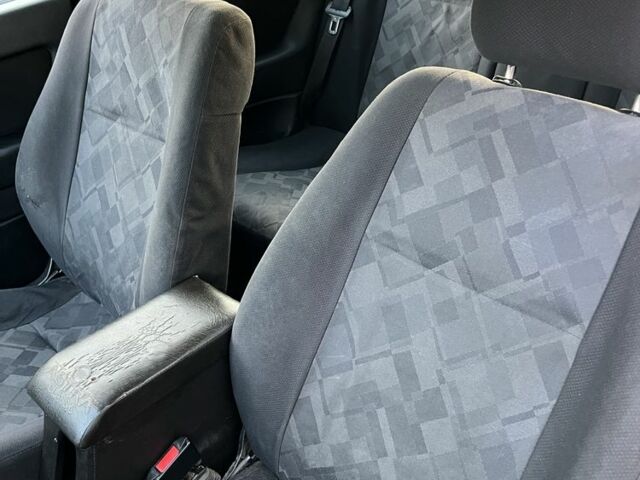 Серый Опель Астра, объемом двигателя 1.6 л и пробегом 368 тыс. км за 1183 $, фото 6 на Automoto.ua