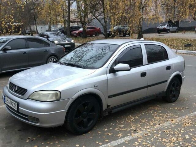 Серый Опель Астра, объемом двигателя 1.4 л и пробегом 400 тыс. км за 2200 $, фото 5 на Automoto.ua