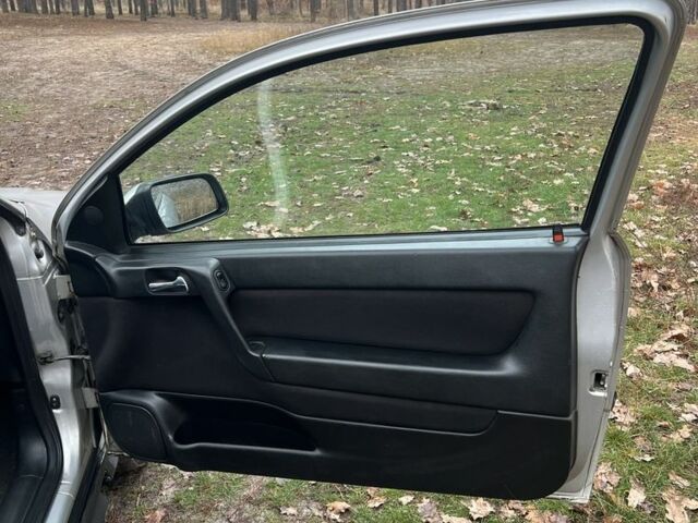 Серый Опель Астра, объемом двигателя 1.6 л и пробегом 368 тыс. км за 1650 $, фото 11 на Automoto.ua