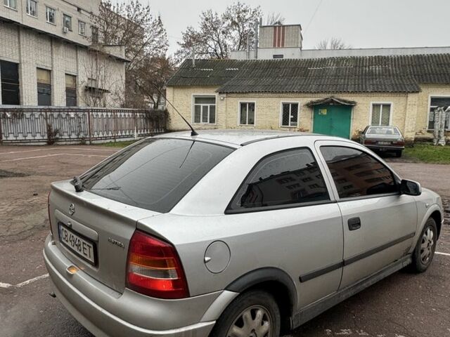 Серый Опель Астра, объемом двигателя 1.6 л и пробегом 276 тыс. км за 1700 $, фото 5 на Automoto.ua