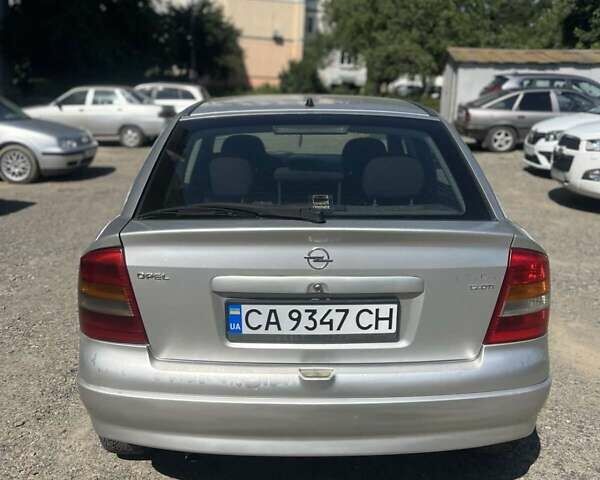 Сірий Опель Астра, об'ємом двигуна 1.69 л та пробігом 300 тис. км за 2600 $, фото 7 на Automoto.ua