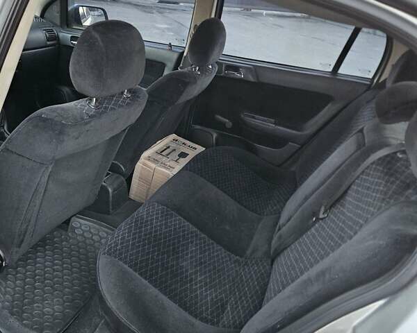 Опель Астра 1999 в Киеве на Automoto.ua Серый Опель Астра, объемом двигателя 1.39 л и пробегом 290 тыс. км за 1800 $, фото 3 на Automoto.ua