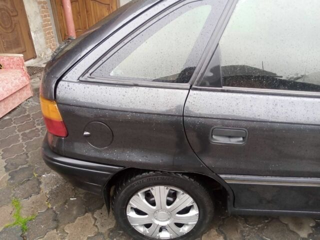 Серый Опель Астра, объемом двигателя 2 л и пробегом 466 тыс. км за 1600 $, фото 4 на Automoto.ua