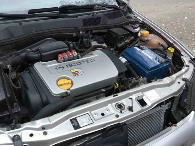 Серый Опель Астра, объемом двигателя 1.4 л и пробегом 400 тыс. км за 2200 $, фото 7 на Automoto.ua