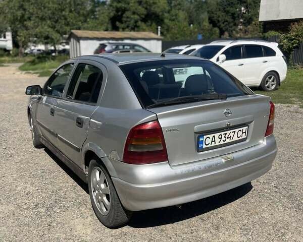 Сірий Опель Астра, об'ємом двигуна 1.69 л та пробігом 300 тис. км за 2600 $, фото 6 на Automoto.ua