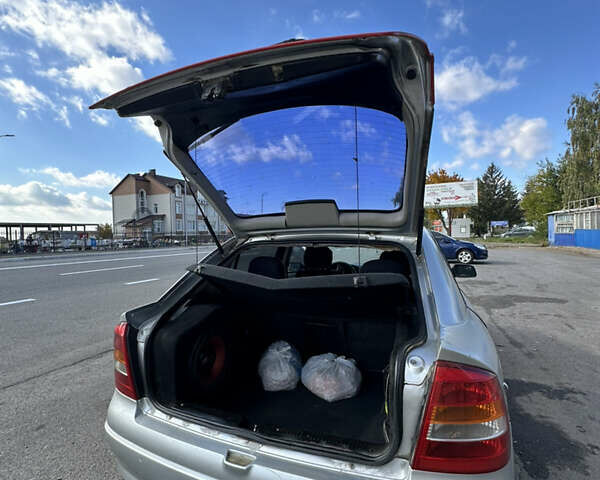 Серый Опель Астра, объемом двигателя 1.6 л и пробегом 380 тыс. км за 2000 $, фото 6 на Automoto.ua