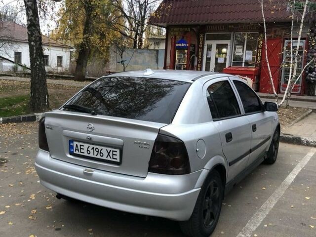 Серый Опель Астра, объемом двигателя 1.4 л и пробегом 400 тыс. км за 2200 $, фото 3 на Automoto.ua
