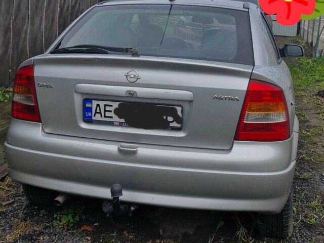 Сірий Опель Астра, об'ємом двигуна 1.7 л та пробігом 327 тис. км за 2500 $, фото 4 на Automoto.ua