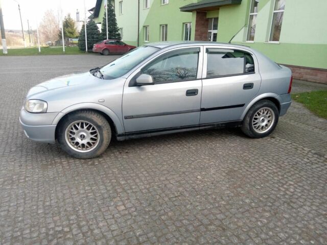 Серый Опель Астра, объемом двигателя 1.7 л и пробегом 300 тыс. км за 2700 $, фото 2 на Automoto.ua