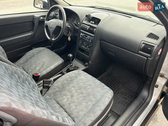 Серый Опель Астра, объемом двигателя 2 л и пробегом 362 тыс. км за 2100 $, фото 15 на Automoto.ua