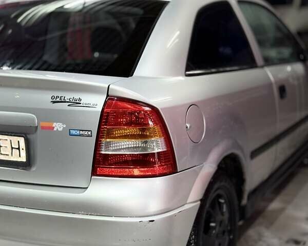 Серый Опель Астра, объемом двигателя 1.6 л и пробегом 453 тыс. км за 2000 $, фото 11 на Automoto.ua