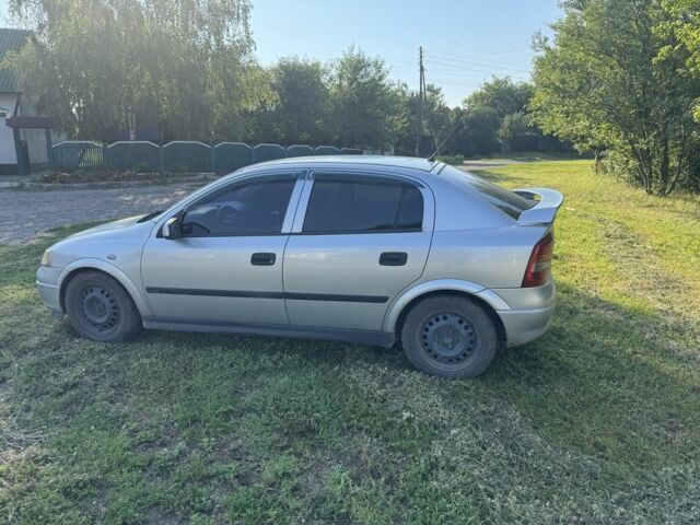 Серый Опель Астра, объемом двигателя 2 л и пробегом 304 тыс. км за 2700 $, фото 5 на Automoto.ua