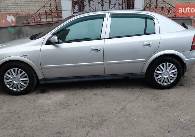 Сірий Опель Астра, об'ємом двигуна 2 л та пробігом 300 тис. км за 3300 $, фото 2 на Automoto.ua