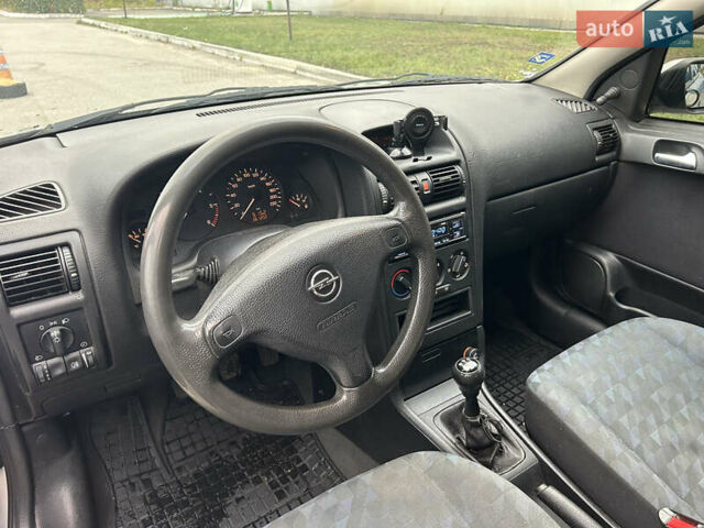 Серый Опель Астра, объемом двигателя 2 л и пробегом 362 тыс. км за 2100 $, фото 13 на Automoto.ua