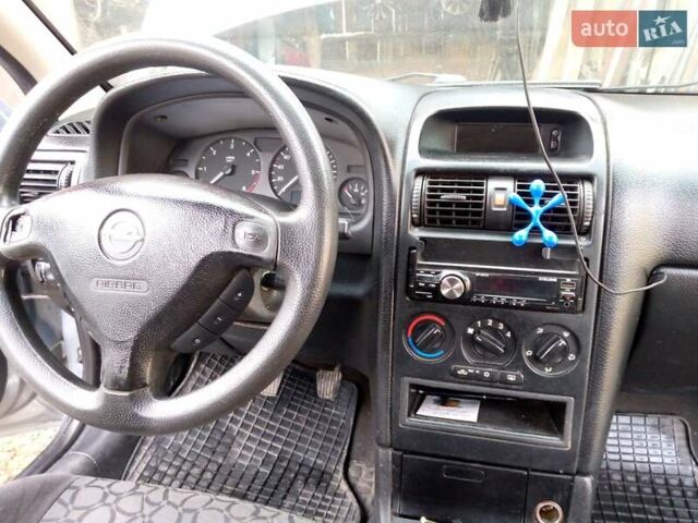 Серый Опель Астра, объемом двигателя 1.69 л и пробегом 300 тыс. км за 2900 $, фото 6 на Automoto.ua