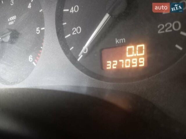 Серый Опель Астра, объемом двигателя 1.69 л и пробегом 327 тыс. км за 2500 $, фото 7 на Automoto.ua
