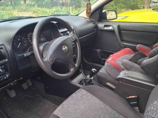 Серый Опель Астра, объемом двигателя 1.6 л и пробегом 2 тыс. км за 1500 $, фото 3 на Automoto.ua