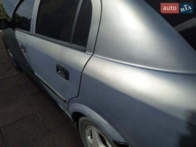 Сірий Опель Астра, об'ємом двигуна 1.7 л та пробігом 250 тис. км за 2200 $, фото 1 на Automoto.ua