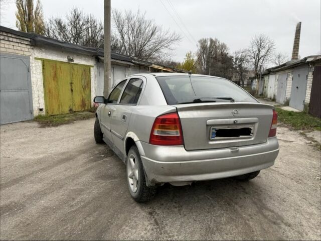 Серый Опель Астра, объемом двигателя 1.7 л и пробегом 350 тыс. км за 1700 $, фото 3 на Automoto.ua