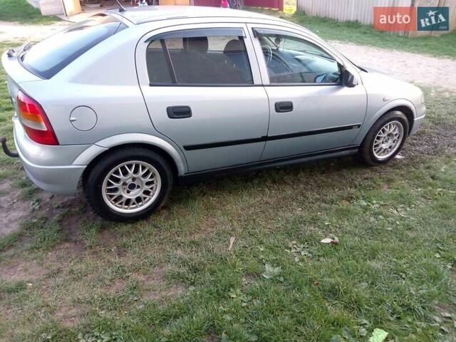 Серый Опель Астра, объемом двигателя 1.69 л и пробегом 300 тыс. км за 2900 $, фото 11 на Automoto.ua