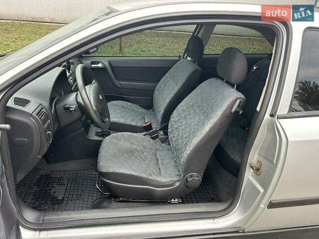 Серый Опель Астра, объемом двигателя 2 л и пробегом 362 тыс. км за 2100 $, фото 16 на Automoto.ua