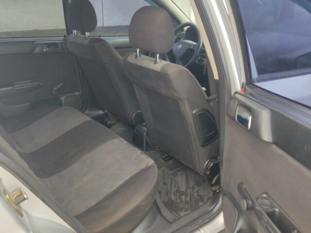 Серый Опель Астра, объемом двигателя 2 л и пробегом 200 тыс. км за 3000 $, фото 10 на Automoto.ua