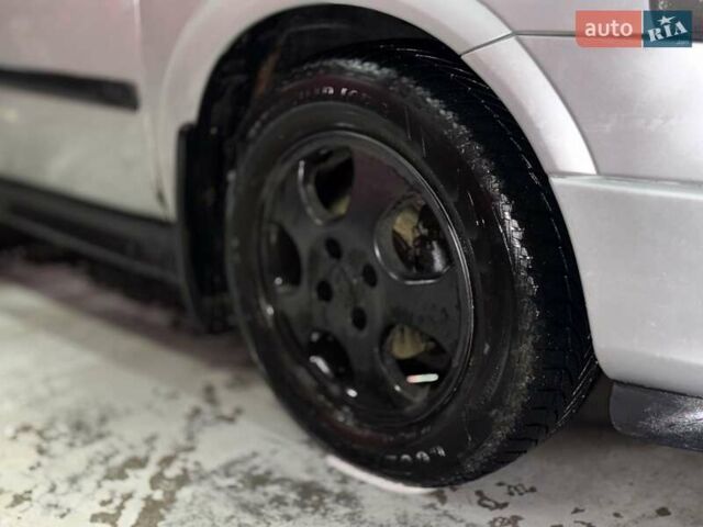 Серый Опель Астра, объемом двигателя 1.6 л и пробегом 453 тыс. км за 2000 $, фото 12 на Automoto.ua