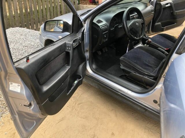 Серый Опель Астра, объемом двигателя 0 л и пробегом 400 тыс. км за 900 $, фото 3 на Automoto.ua