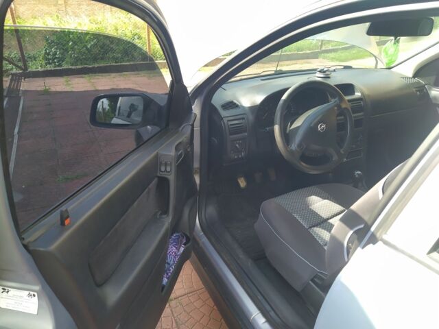 Сірий Опель Астра, об'ємом двигуна 1.7 л та пробігом 250 тис. км за 2200 $, фото 6 на Automoto.ua