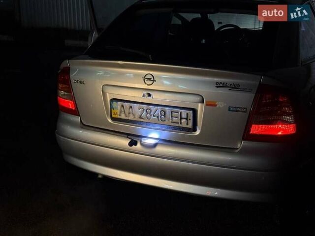 Серый Опель Астра, объемом двигателя 1.6 л и пробегом 453 тыс. км за 2000 $, фото 19 на Automoto.ua