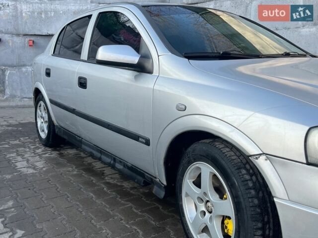 Серый Опель Астра, объемом двигателя 1.8 л и пробегом 318 тыс. км за 2900 $, фото 3 на Automoto.ua