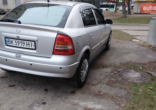 Сірий Опель Астра, об'ємом двигуна 2 л та пробігом 300 тис. км за 3300 $, фото 5 на Automoto.ua