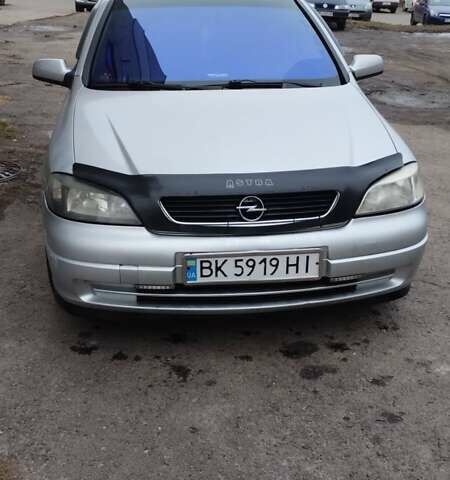 Сірий Опель Астра, об'ємом двигуна 2 л та пробігом 300 тис. км за 3300 $, фото 1 на Automoto.ua