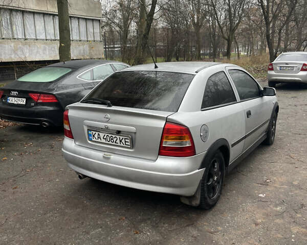 Серый Опель Астра, объемом двигателя 1.6 л и пробегом 257 тыс. км за 3500 $, фото 4 на Automoto.ua