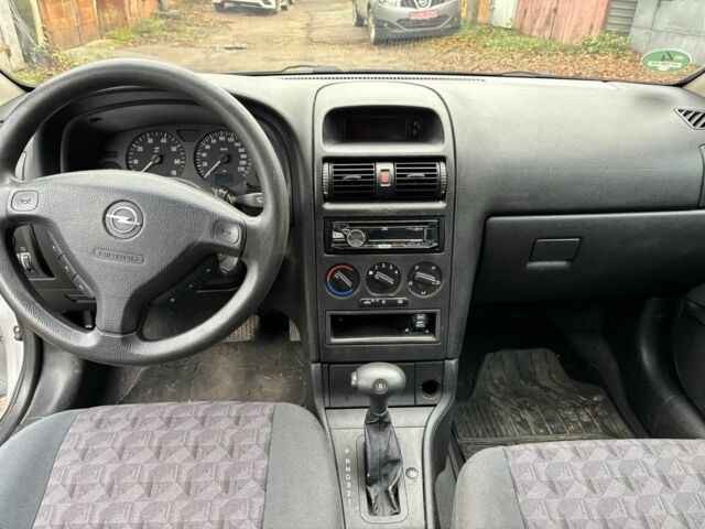 Сірий Опель Астра, об'ємом двигуна 1.6 л та пробігом 288 тис. км за 3700 $, фото 5 на Automoto.ua