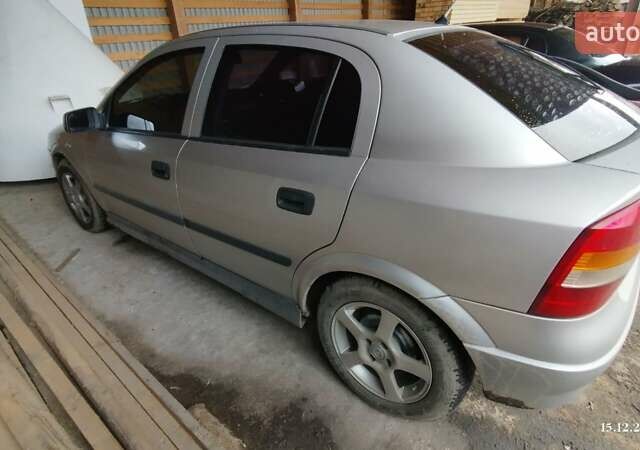 Серый Опель Астра, объемом двигателя 1.6 л и пробегом 255 тыс. км за 2500 $, фото 3 на Automoto.ua